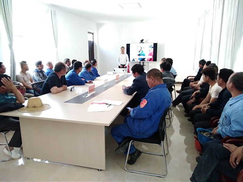 
				   
					黃河同力鹿角嶺礦山舉行滑塌、消防事故應急救援演練
				 